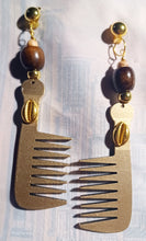 Load image into Gallery viewer, Handpainted afro comb clip on earrings Kargo Fresh
