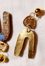 Load image into Gallery viewer, Handpainted clay clip on earrings Kargo Fresh
