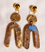 Load image into Gallery viewer, Handpainted clay clip on earrings Kargo Fresh
