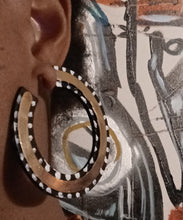 Load image into Gallery viewer, Handpainted wooden hoop earrings Kargo Fresh

