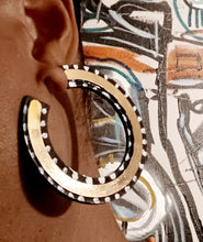Load image into Gallery viewer, Handpainted wooden hoop earrings Kargo Fresh
