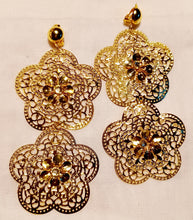 Load image into Gallery viewer, Large Artsy Abstract Metal Flower Clip On Earrings Kargo Fresh
