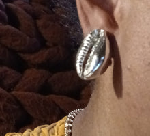 Load image into Gallery viewer, Large Cowrie Shell Clip On Stud Earrings Kargo Fresh
