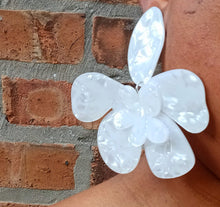 Load image into Gallery viewer, Large abstact acrylic flower clip on earrings Kargo Fresh
