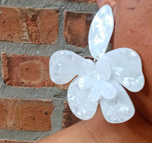 Load image into Gallery viewer, Large abstact acrylic flower clip on earrings Kargo Fresh
