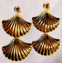 Load image into Gallery viewer, Large art deco sea shell design clip on earrings Kargo Fresh
