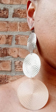 Load image into Gallery viewer, Large classic hammered disc earrings Kargo Fresh
