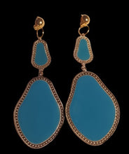 Load image into Gallery viewer, Large gold metal clip on abstract dangle earrings Kargo Fresh
