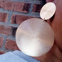 Load image into Gallery viewer, Large hammered disc earrings Kargo Fresh
