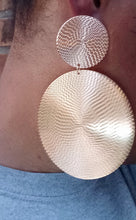 Load image into Gallery viewer, Large hammered disc earrings Kargo Fresh
