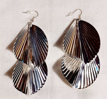 Load image into Gallery viewer, Large hammered metal earrings Kargo Fresh
