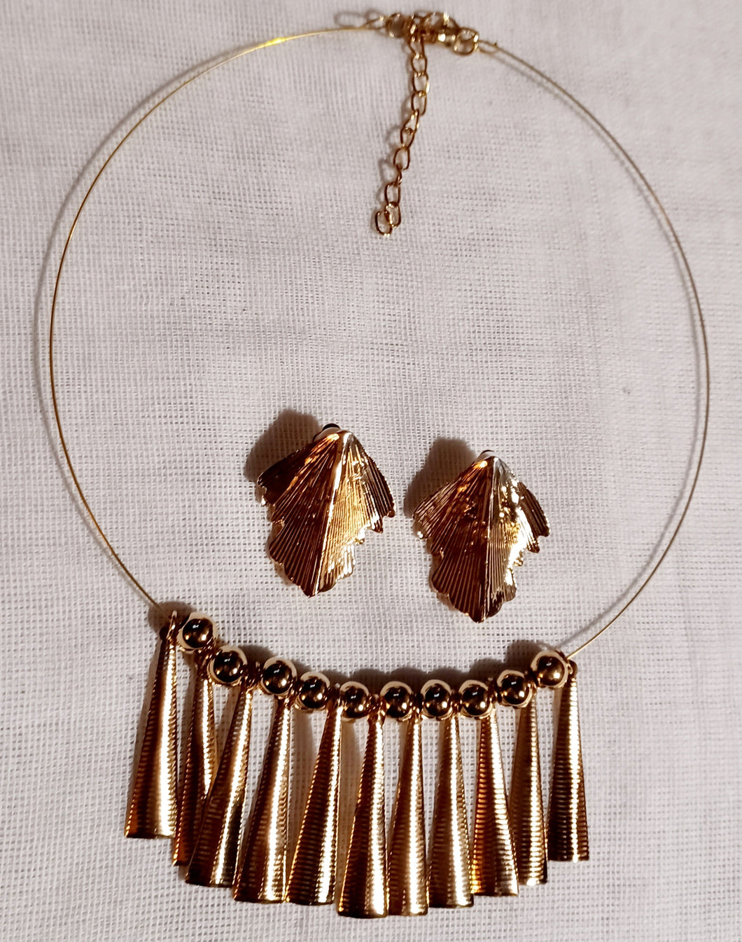 Light gold charm necklace set with clip on earrings Kargo Fresh