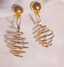 Load image into Gallery viewer, Minimalist Abstract Gold Metal Clip On Earrings Gold Kargo Fresh
