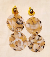 Load image into Gallery viewer, Minimalist Confetti Acrylic clip on Earrings Kargo Fresh
