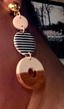 Load image into Gallery viewer, Minimalist Natural Wood Clip On Earrings Kargo Fresh
