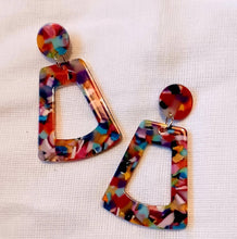 Load image into Gallery viewer, Minimalist confetti lucite clip ons Kargo Fresh
