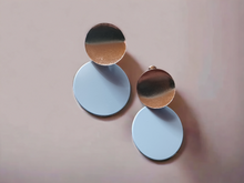 Load image into Gallery viewer, Minimalist disc earrings Kargo Fresh
