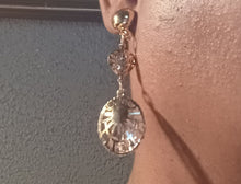 Load image into Gallery viewer, Minimalist gold metal clip on earrings Kargo Fresh
