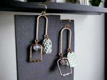 Load image into Gallery viewer, Minimalist hammered metal earrings Kargo Fresh
