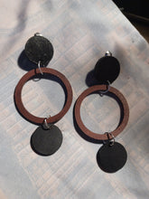 Load image into Gallery viewer, Minimalist handpainted wooden clip on hoops Kargo Fresh
