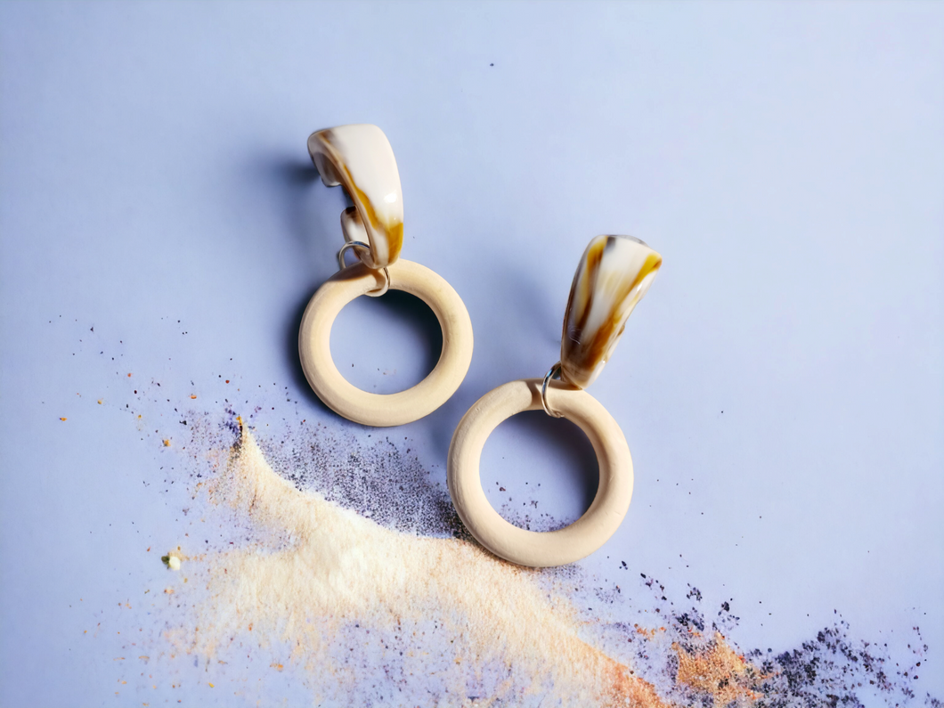 Minimalist wood and acrylic hoops Kargo Fresh