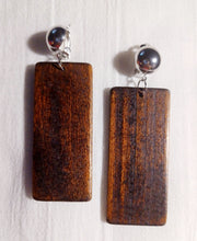 Load image into Gallery viewer, Minimalist wood clip on earrings Kargo Fresh
