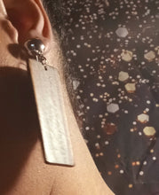 Load image into Gallery viewer, Minimalist wood clip on earrings Kargo Fresh
