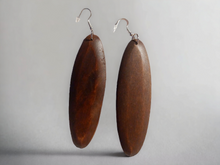 Load image into Gallery viewer, Minimalist wooden bag cluster earrings Kargo Fresh
