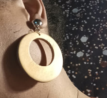 Load image into Gallery viewer, Minimalist wooden hoop clip on earrings Kargo Fresh
