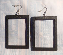 Load image into Gallery viewer, Minimalist wooden square earrings Kargo Fresh
