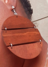 Load image into Gallery viewer, Natural Wood Accordion Earrings Kargo Fresh
