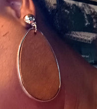 Load image into Gallery viewer, Natural Wood Clip On Earrings Kargo Fresh
