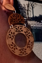Load image into Gallery viewer, Natural Wood Clip On Earrings Kargo Fresh
