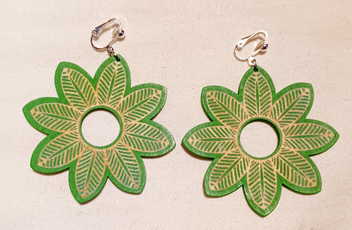 Natural Wood Flower Clip On Earrings Kargo Fresh