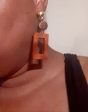 Load image into Gallery viewer, Natural wood Clip On Earrings Kargo Fresh
