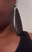 Load image into Gallery viewer, Natural wood Clip On Earrings Kargo Fresh
