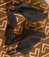 Load image into Gallery viewer, Navy Blue Faux Suede Platforms  Size 8 Kargo Fresh
