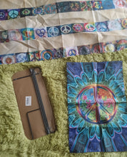 Load image into Gallery viewer, Peace symbol flag set Kargo Fresh
