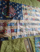 Load image into Gallery viewer, Peace symbol flag set Kargo Fresh
