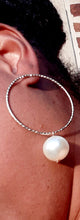 Load image into Gallery viewer, Pearl Hoop Earrings Kargo Fresh
