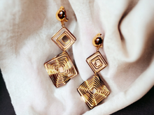 Load image into Gallery viewer, Minimalist Wire  Clip on Earrings gold

