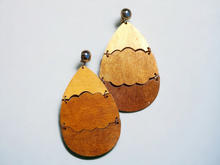 Load image into Gallery viewer, Clip on Natural Wood Accordion Earrings
