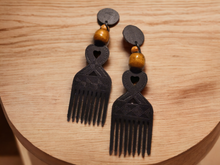 Load image into Gallery viewer, Handmade Afro pick clip on earrings
