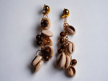 Load image into Gallery viewer, Clip on  Handmade Cowrie Shell Cluster Earrings
