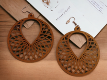 Load image into Gallery viewer, Geometric design wooden earrings
