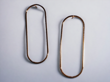 Load image into Gallery viewer, Minimalist gold hoop earrings
