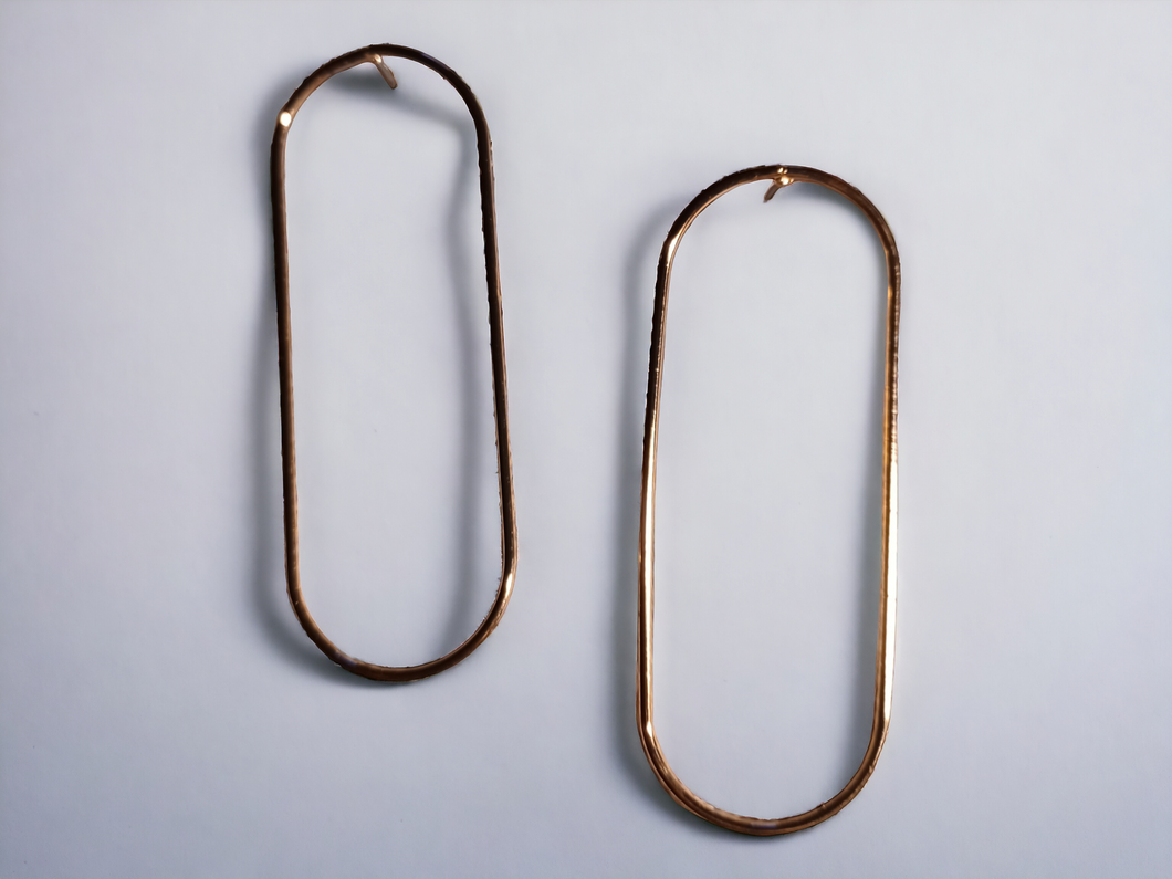 Minimalist gold hoop earrings