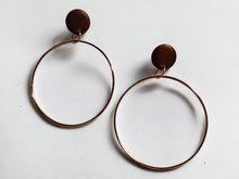 Load image into Gallery viewer, Handmade Minimalist clip on hoops Gold and brown wood
