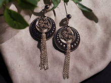 Load image into Gallery viewer, Hammered metal hoop and chain tassel clip on earrings
