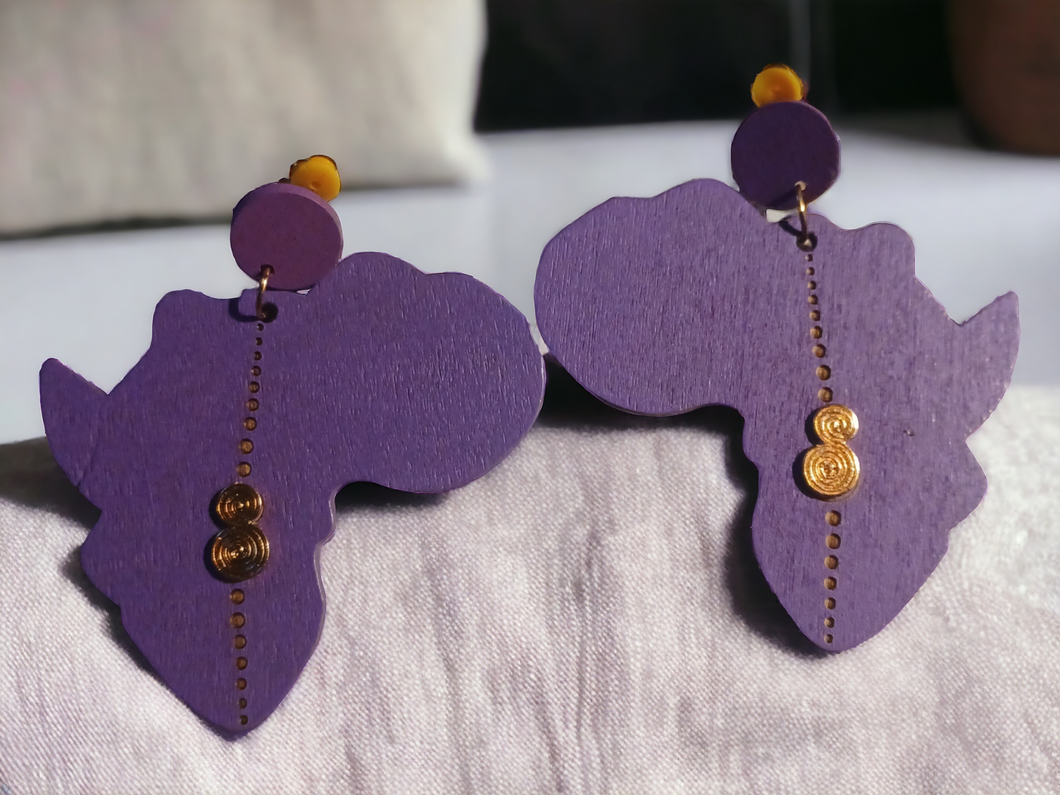 Clip on lilac wooden Africa Earrings